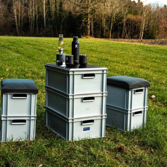 Eurobox als Hocker und Tisch