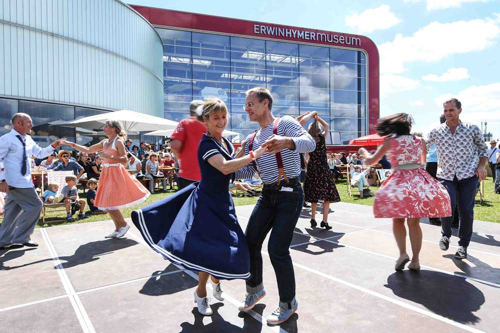 Tanz am Erwin Hymer Museum beim summertime!-Event
