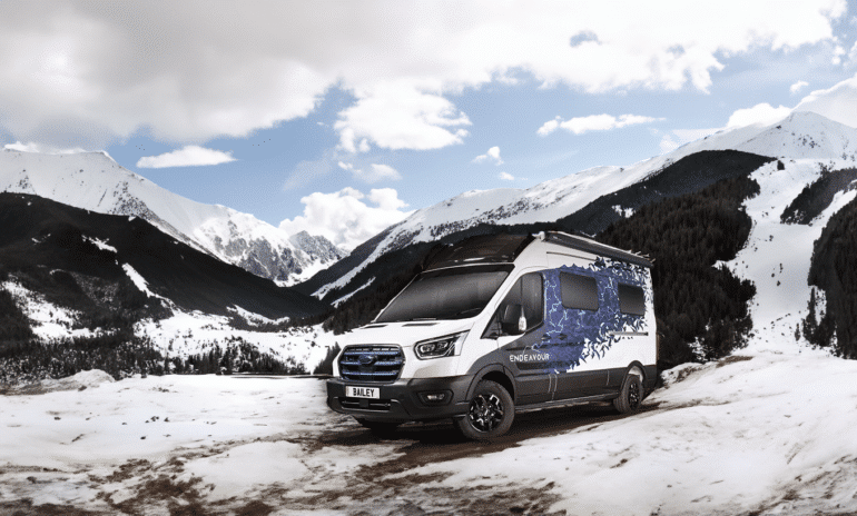 Elektro Ford-Campervan aus England ohne fossile Brennstoffe