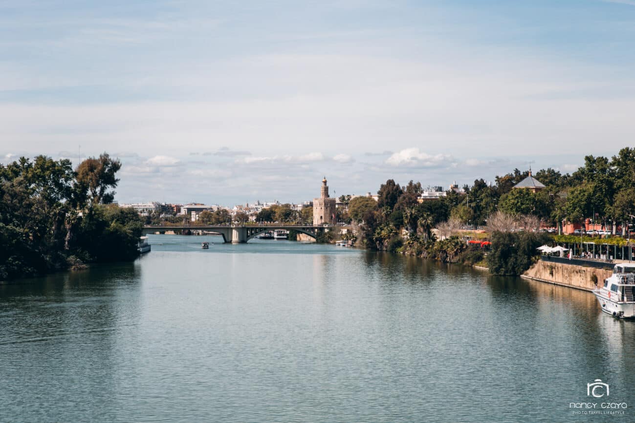 einer der größten Flüsse Spaniens in Sevilla: Guadalquivir