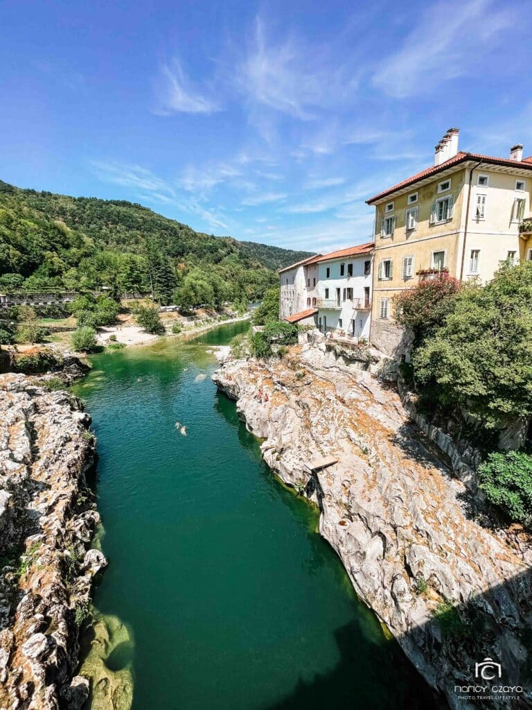 Soča-Tal in Slowenien mit dem Van erkunden: Kanal ob Soči