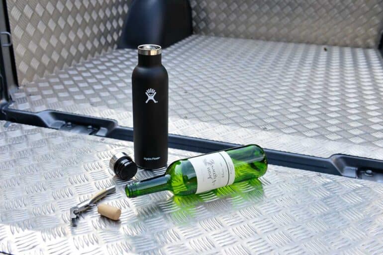 Test kühlende Wine Bottle für Camper