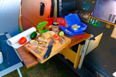 Wie bewahrt man Lebensmittel im Campervan richtig auf?