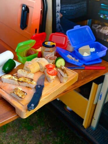 Wie bewahrt man Lebensmittel im Campervan richtig auf?