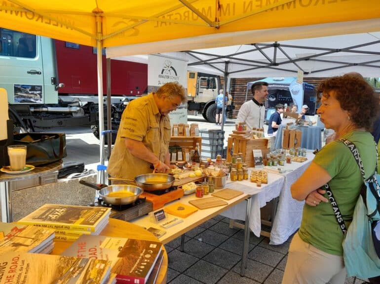 Live-Kochen beim Weltenbummlertreffen – Zwiebel-Chutney