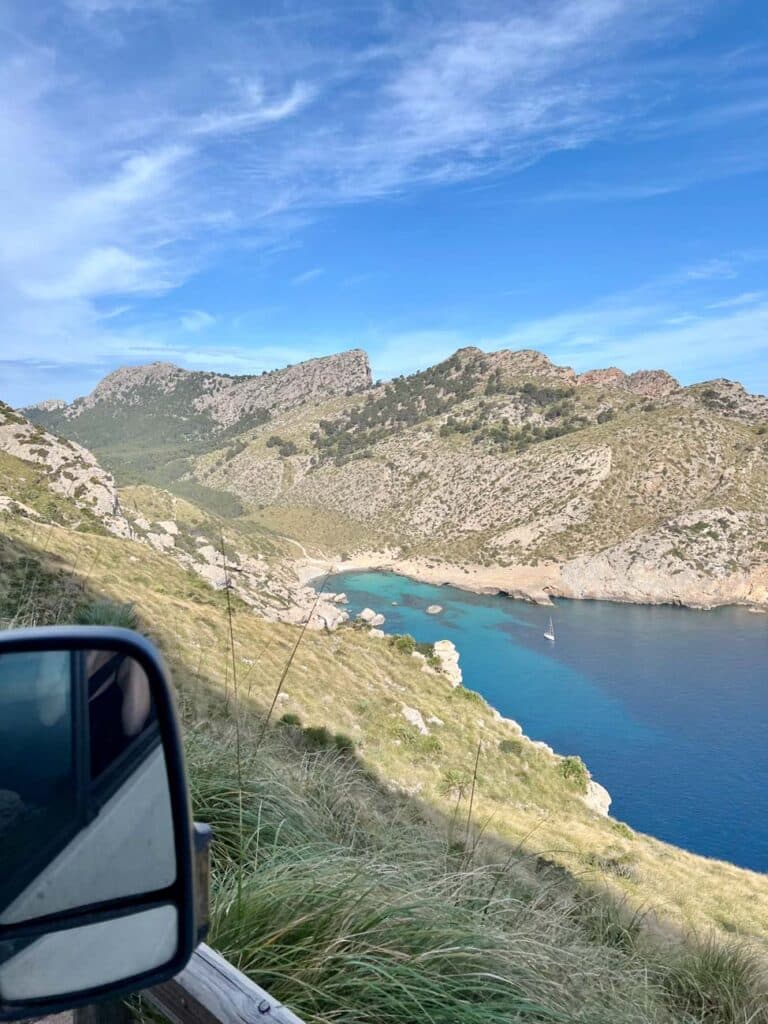 Leben und Arbeiten im Mercedes-Sprinter-Campervan Mallorca