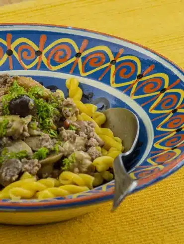 Camper-Rezept Pasta mit Pilz-Hackfleisch-Sauce