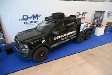 Ford Ranger mit drei Achsen als Pickup-Camper