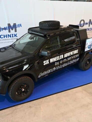 Ford Ranger mit drei Achsen als Pickup-Camper