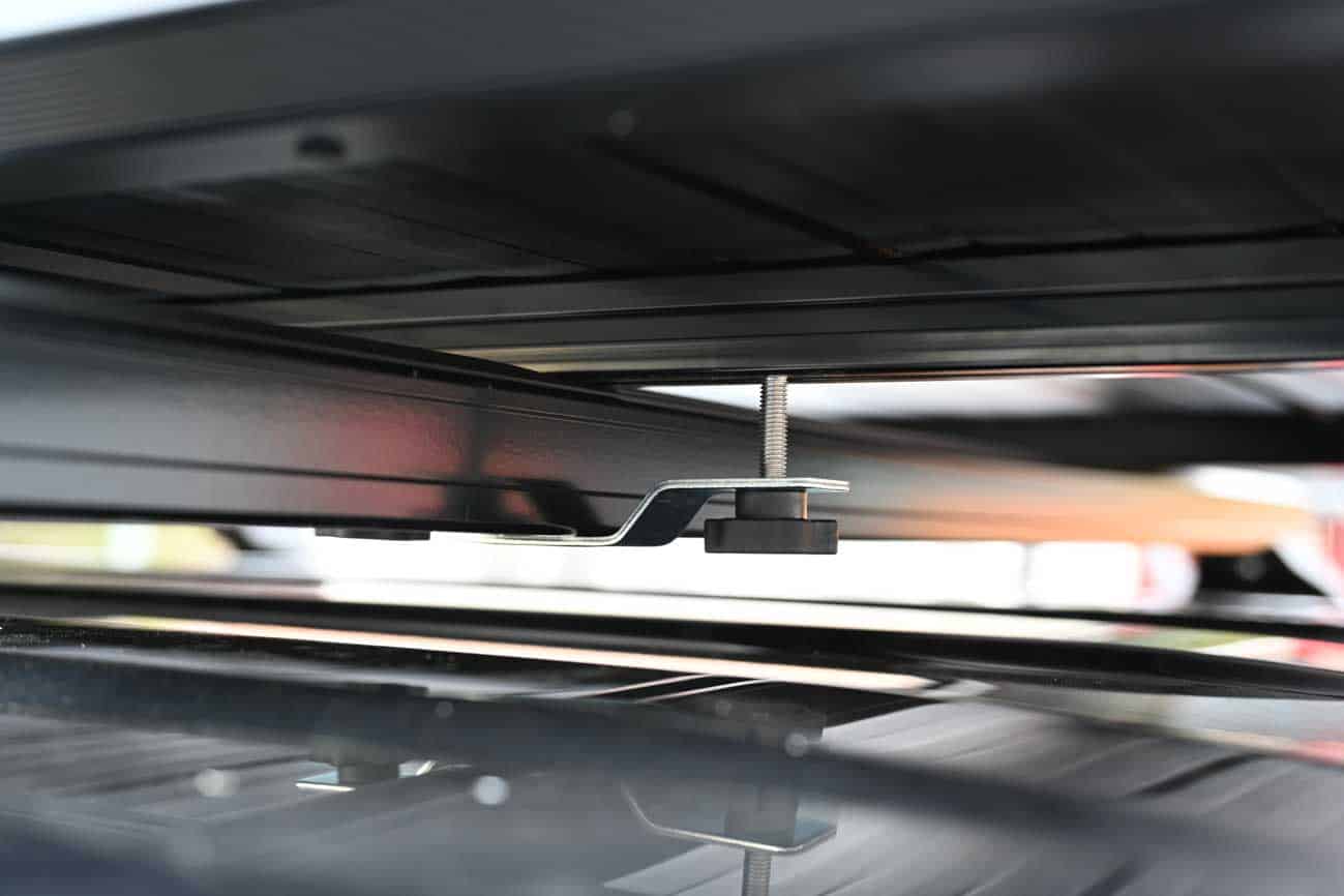 Befestigung Naturbummler-Dachzelt Alu-Loft XXL