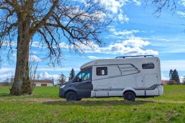Hymer ML-T 570 Xperience in sonniger Landschaft