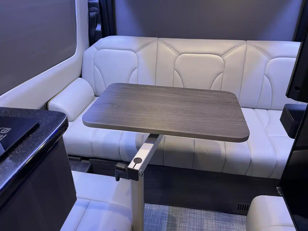 Tisch im Campervan