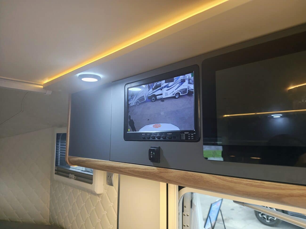 TV im Fahrzeug