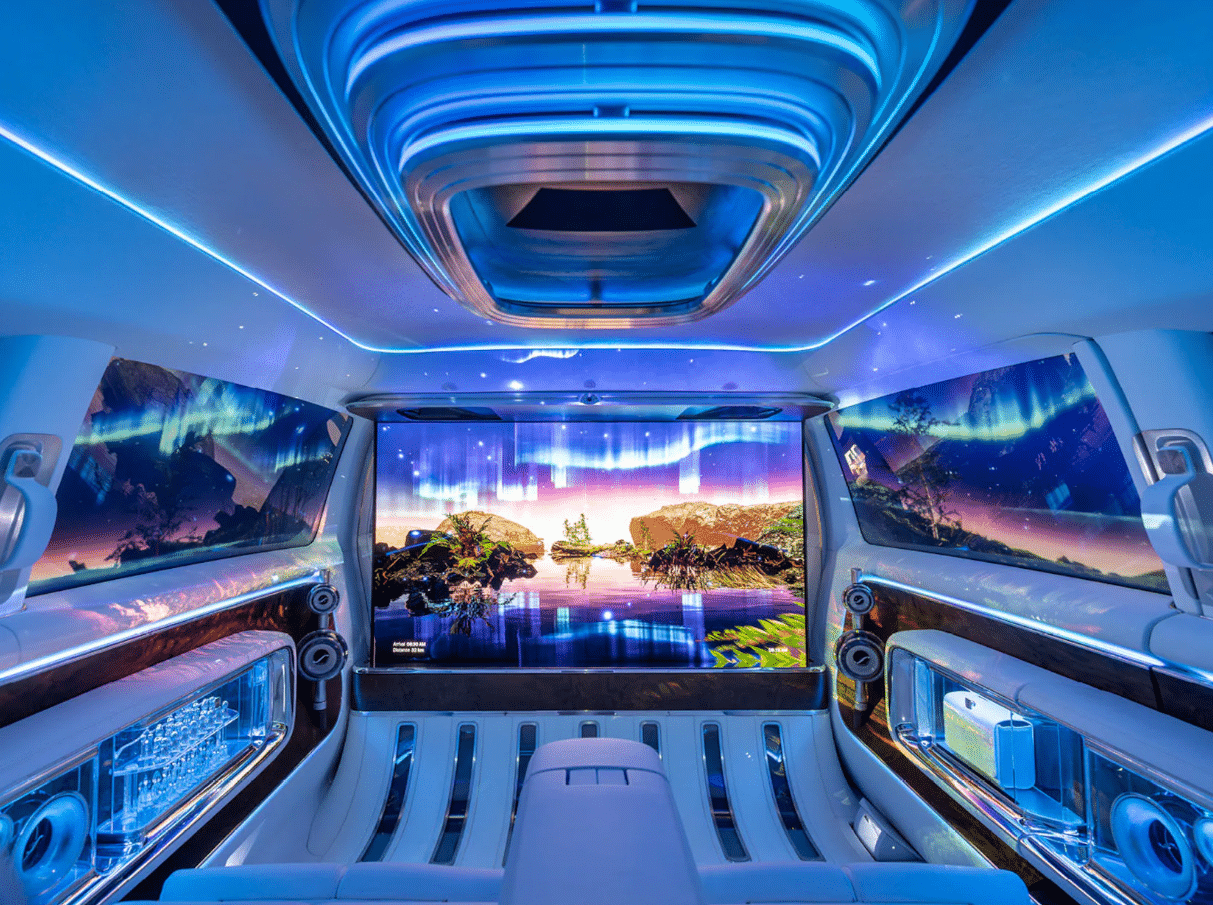 Riesiger TV im Campervan
