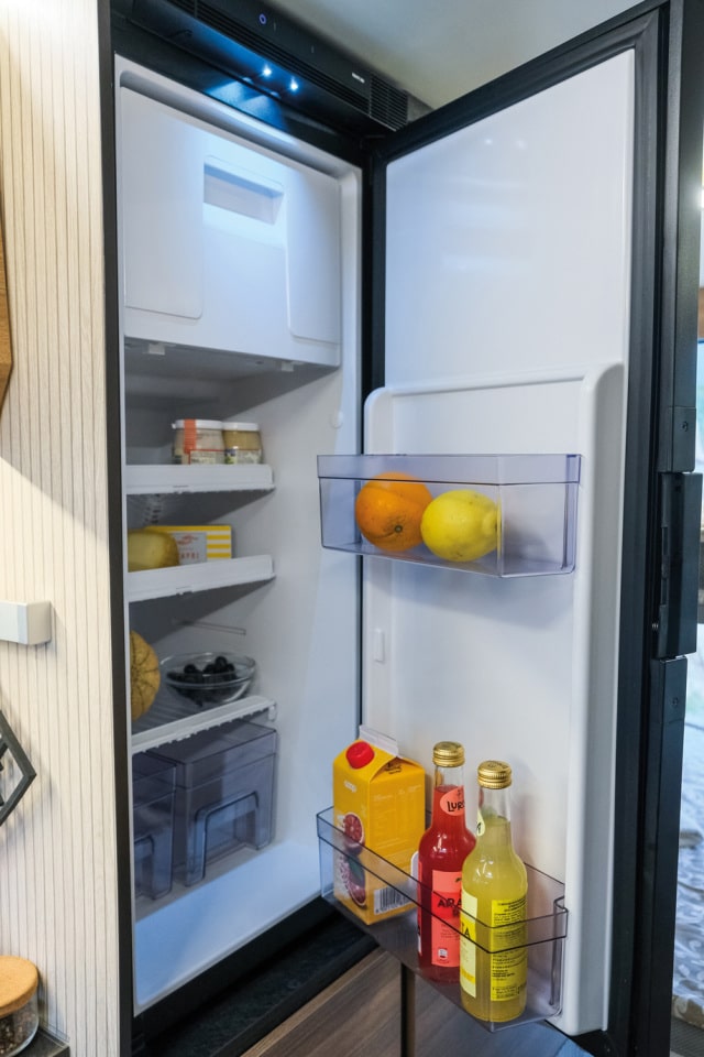 Großer Kühlschrank