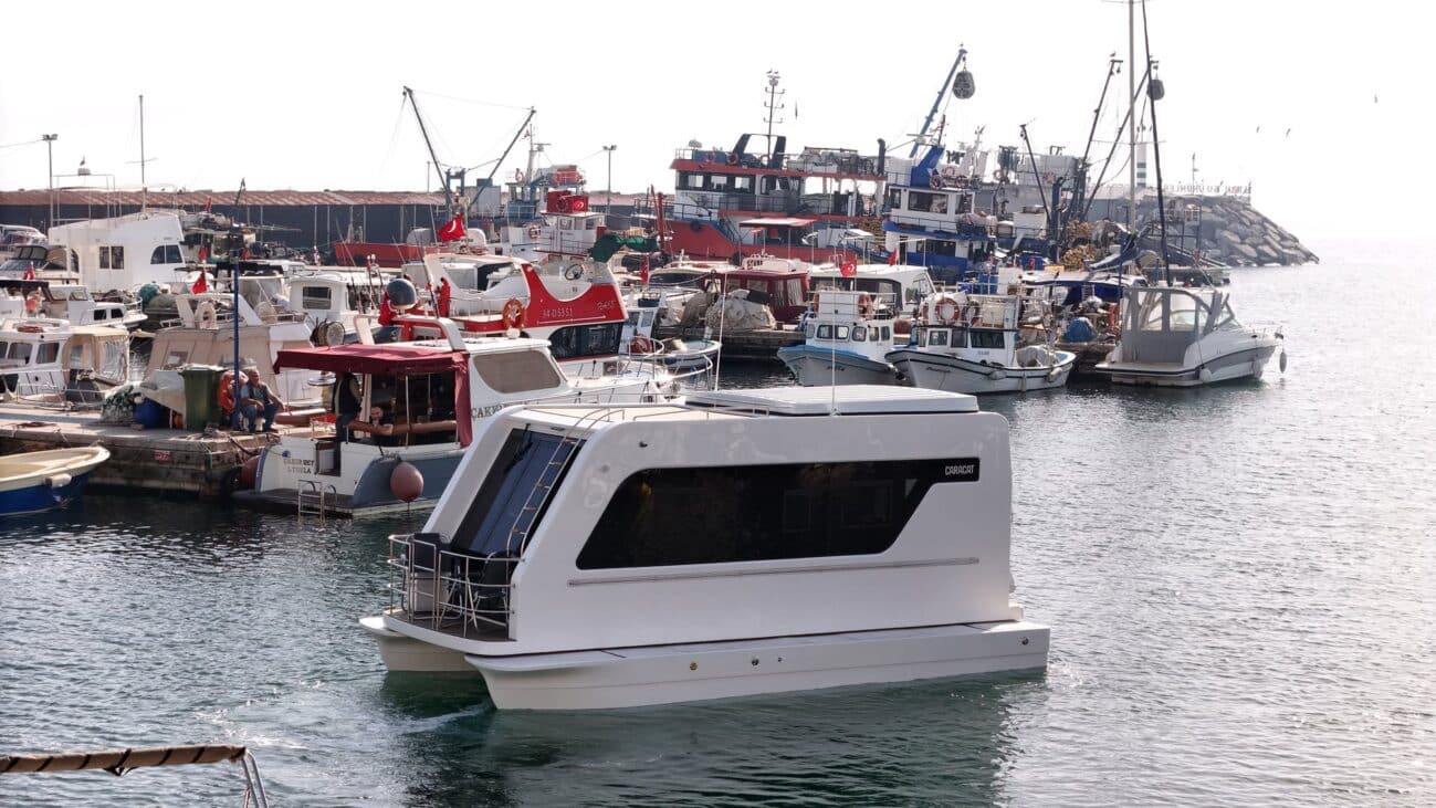 CaraCat 66 und 86 im Hafen