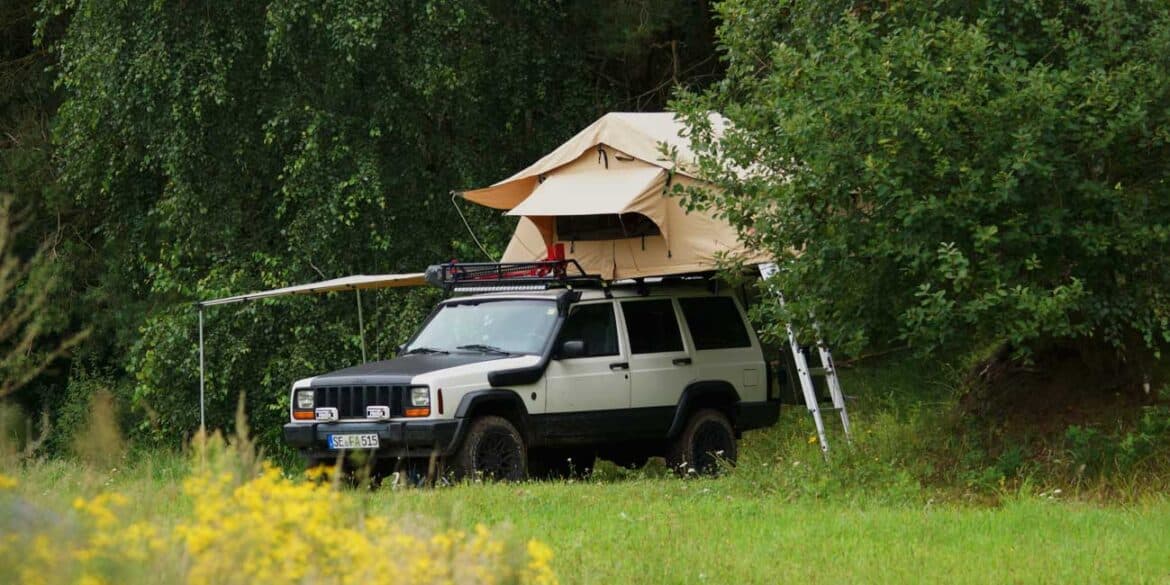 Jeep Cherokee als Camper – der einfache Weg zum autarken Urlaub
