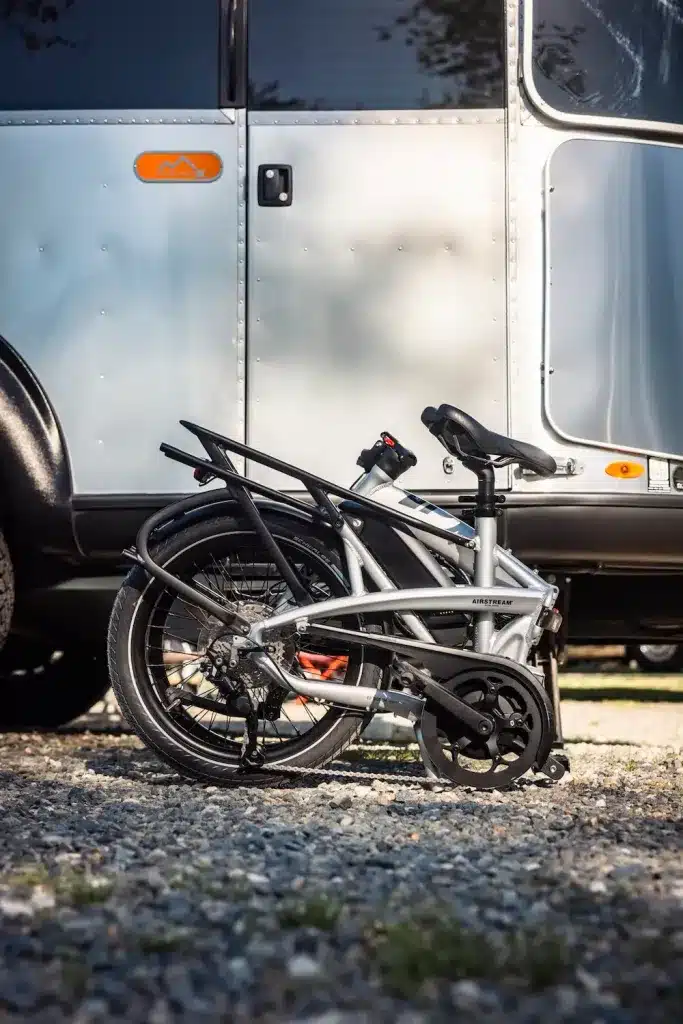 Klappfahrrad beim Camping