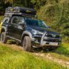 Toyota Hilux als 4x4-Camper mit Dachzelt