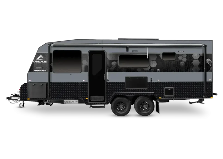 Seitenansicht des 2025 Cadillac RV 216 Gaia Offroad-Caravans mit schwarzer und grauer Außenverkleidung, großen Fenstern und Doppelausstattung