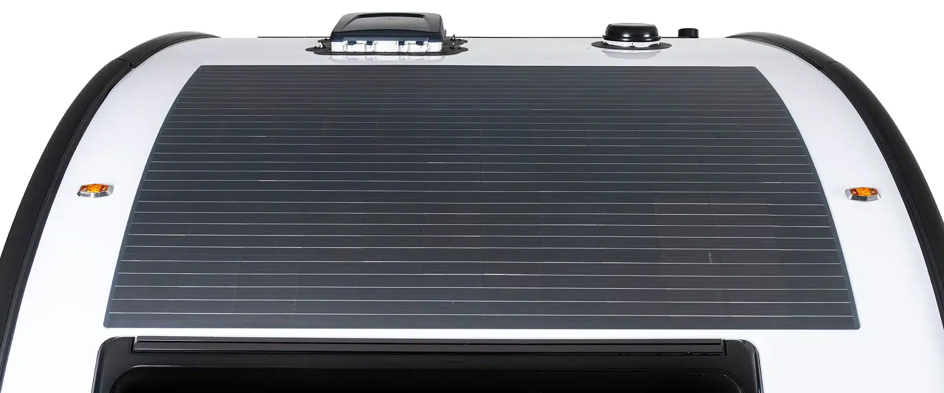 Großes Solarpanel auf dem Dach eines TAB 400 Teardrop Campers