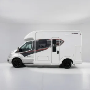 Seitenansicht des Auto-Trail F-Line F60 Wohnmobils im Fotostudio