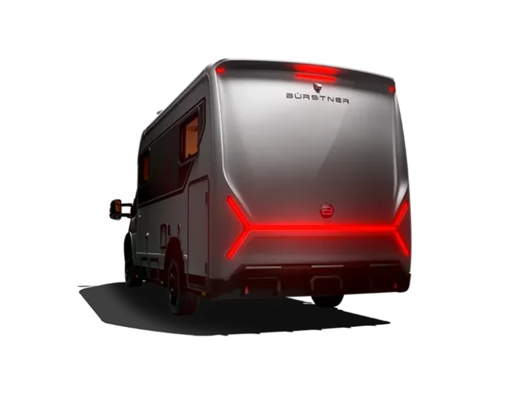 Heckansicht eines Bürstner Signature Wohnmobils mit markanter LED-Heckleuchtensignatur