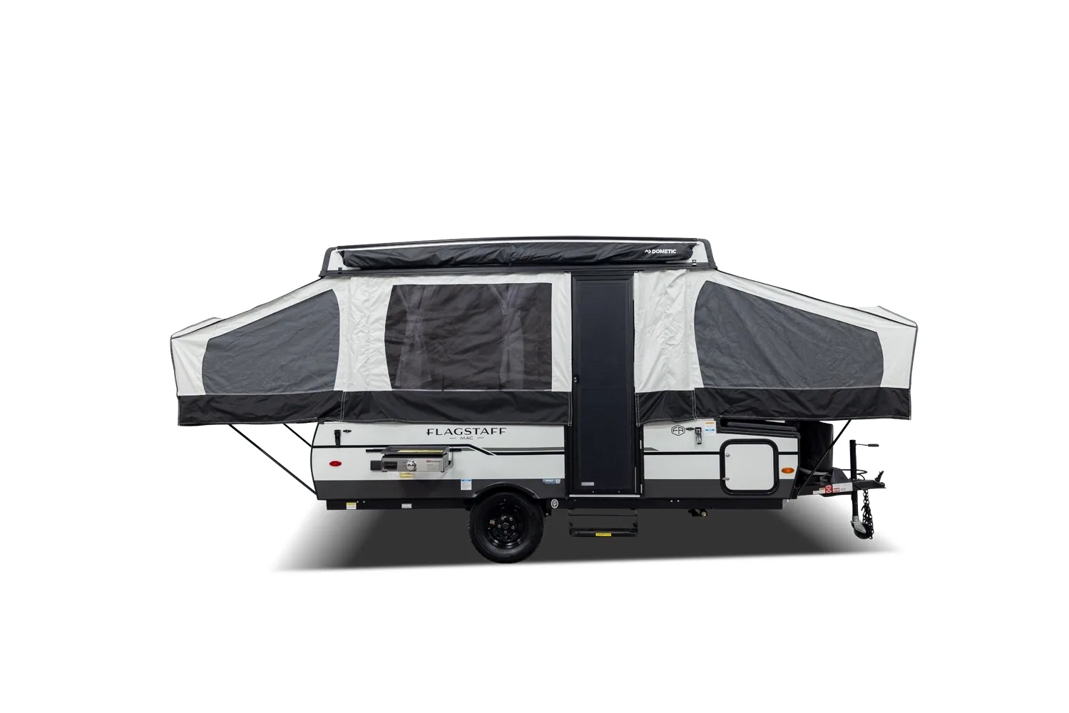 Ausgeklappter Flagstaff Tent MAC-Serie Zeltcamper mit Markise und seitlichen Schlafbereichen
