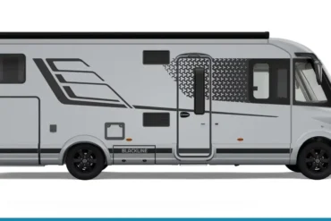 Seitenansicht des HYMER B-ML I BlackLine Wohnmobils mit markanter Außengestaltung