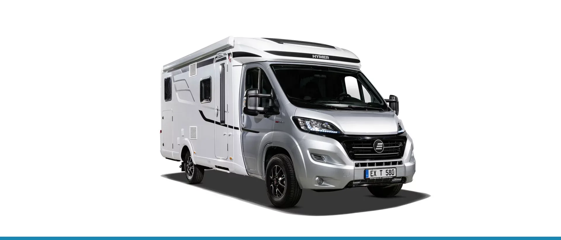 HYMER Exsis-t Pure Wohnmobil in silberner Lackierung, seitliche Frontansicht auf weißem Hintergrund