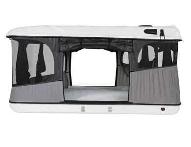 Geöffnetes James Baroud Evasion XL Hartschalenzelt mit sichtbaren Fenstern und Einstieg, Seitenansicht