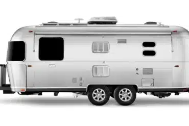 Seitenansicht des Airstream Flying Cloud 27FB US-Travel-Trailers mit zwei Achsen