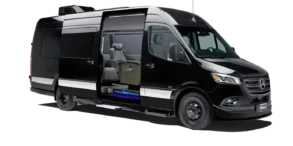 Der Grech LUSSO Lounge auf Basis des Mercedes-Benz Sprinter – luxuriöser Kastenwagen mit geöffneter Tür und exklusivem Innenraum.