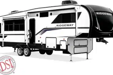 Ridgeway Fifth Wheel Wohnwagen in moderner Ausführung mit mehreren Staufächern und rahmenlosen Fenstern, abgestützt auf Standfüßen.
