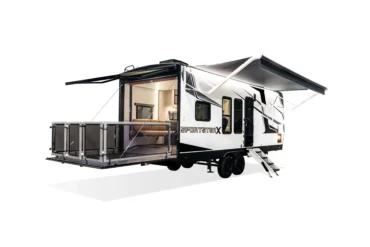 KZ Sportster X Toy Hauler mit offener Heckgarage und Terrasse