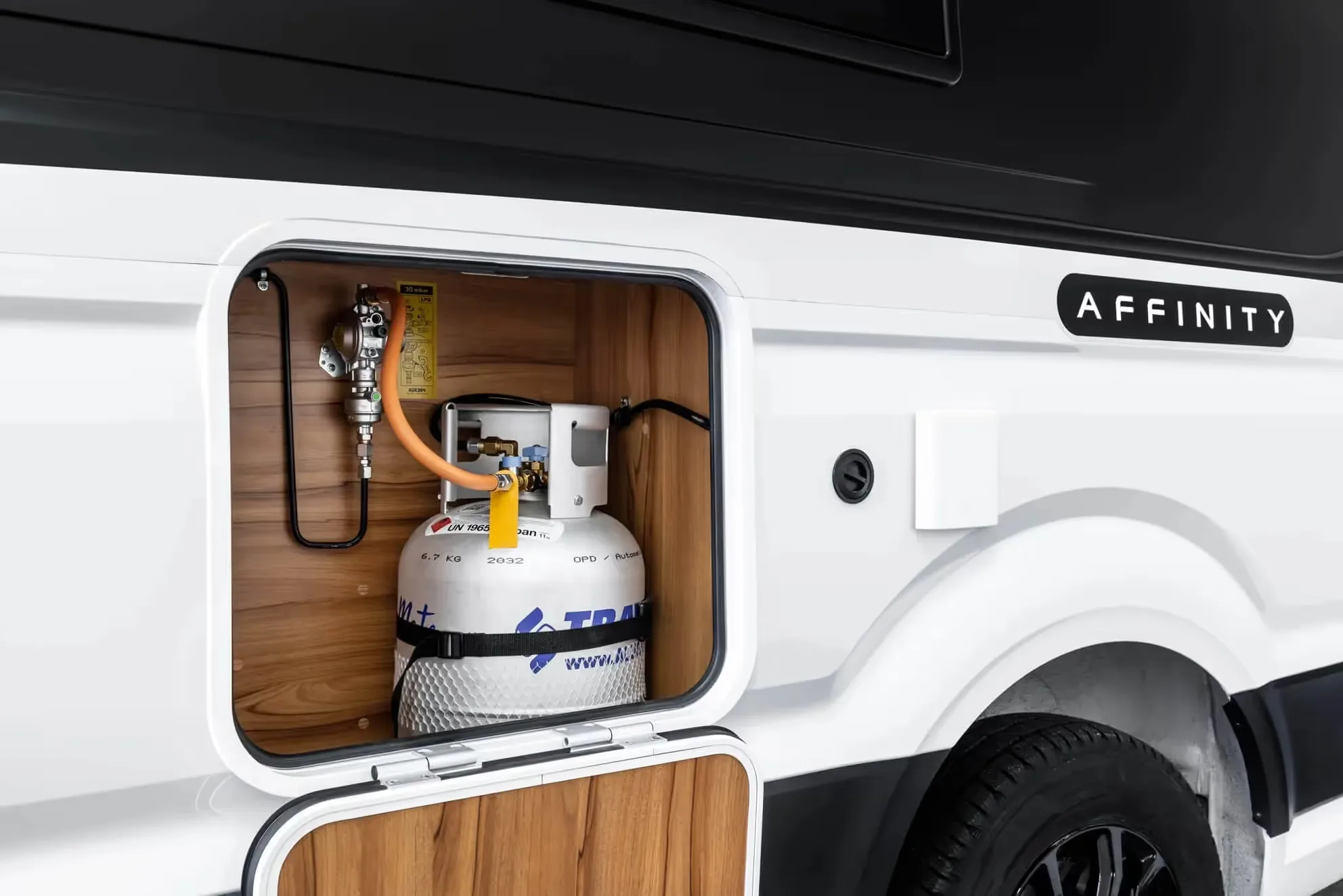Gaskasten mit Gasflasche im Affinity DUO M von außen zugänglich