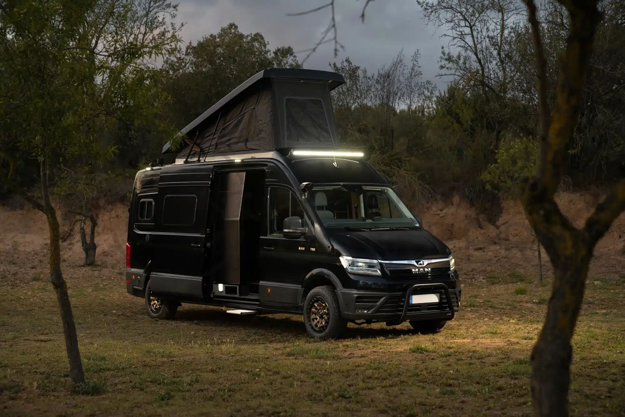 Man Rv MAN TGE 4x4 Expedition: Hightech‑Camper für echte Vanlife-Träume ...