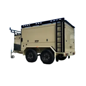 Base Camp Mars 2 Offroad-Camperanhänger mit zwei Achsen, Aluminiumrahmen und Staufächern, Seitenansicht.