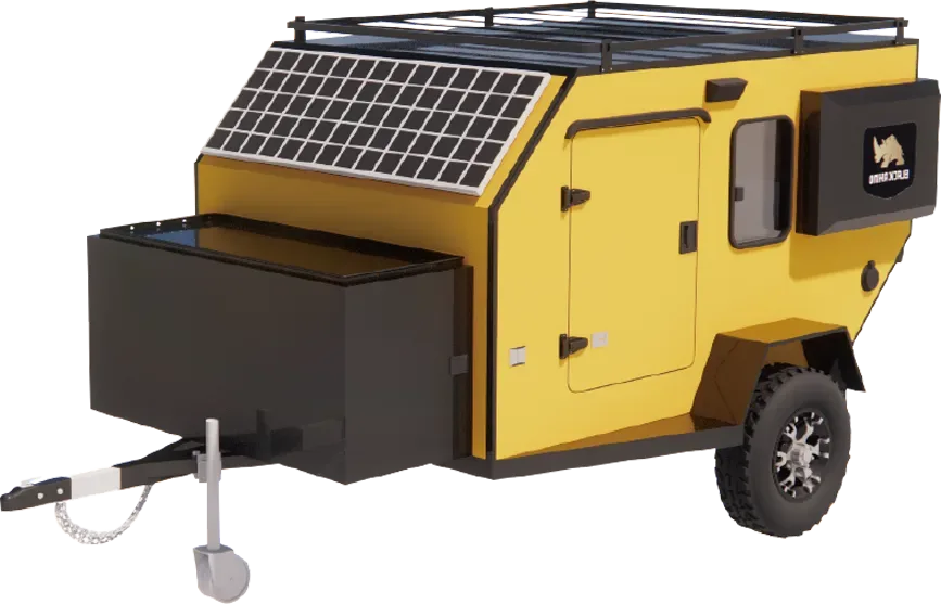 Gelber Mini 2B Offroad-Camper mit Solarzellen auf dem Dach und großen Stauräumen.