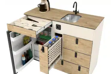 Moon Kitchen Solid Model 3, voll ausgestattetes modulares Küchenmöbel mit Spüle, Kühlschrank und Schubladen, geeignet für Kastenwagen und Campingfahrzeuge.