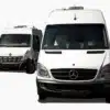 Zwei weiße Motorhome ITATI Reisemobile, eines auf Mercedes-Basis, eines auf Renault-Basis, frontal vor weißem Hintergrund.