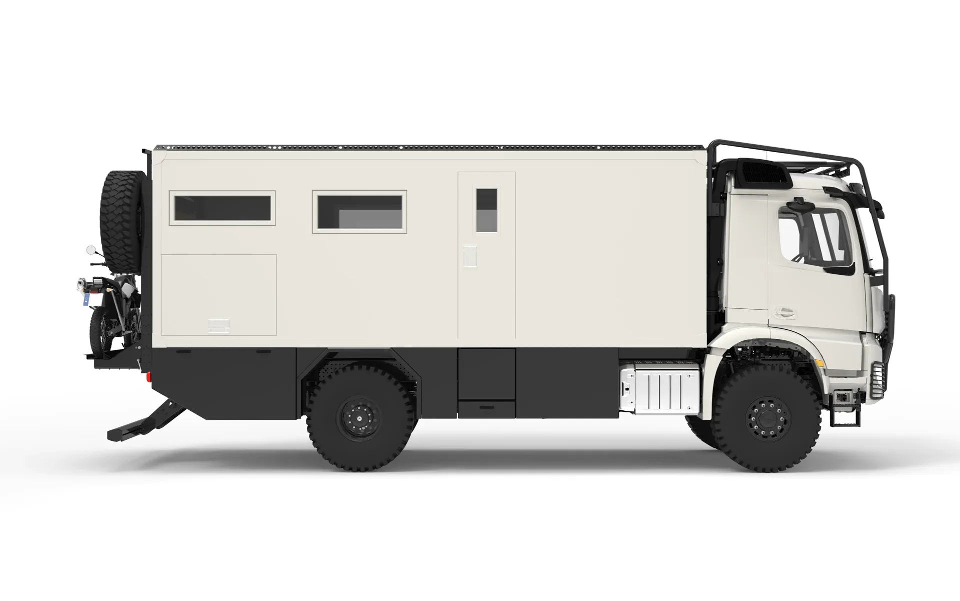 Seitenansicht eines weißen TITAN 65 UQX 4x4 Expeditionsfahrzeugs auf Mercedes-Benz Arocs mit großer Wohnkabine und Offroad-Ausstattung