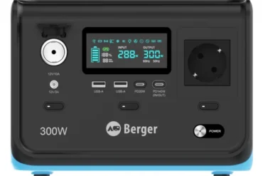 Detailansicht der Berger Energy BEPS 300 Powerstation mit Display, Steckdosen und Anschlüssen.