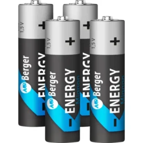 Vier Berger Energy Mignon AA Alkaline Batterien LR6 in Nahaufnahme nebeneinander