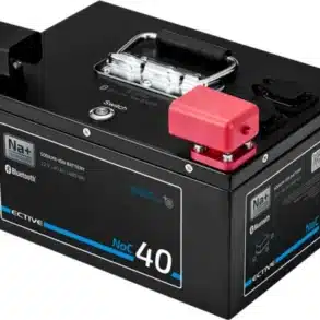 Ective NaC BT Natrium-Ionen-Moverbatterie 40Ah in schwarz mit Bluetooth und robusten Anschlüssen.