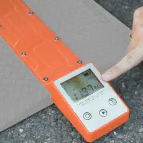 Fahrzeugwaage Berger Caravan mit digitalem Display und Rampe zur Gewichtskontrolle von Wohnmobilen