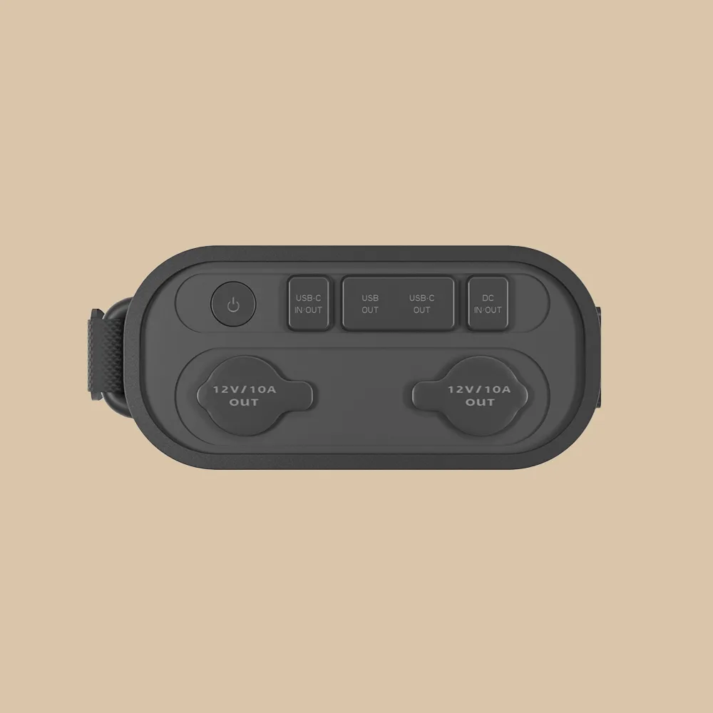 Detailansicht der Anschlüsse und Bedienelemente des X-TRA Cool 300 Zusatzakkus (307 Wh)