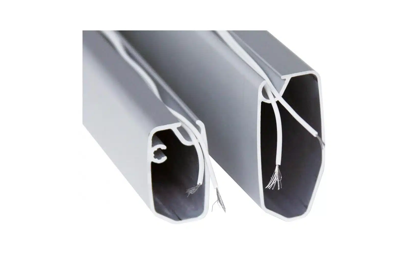 Aluminium-Profilteile mit teils sichtbaren Kabeln, passend für Fiamma F45s Markisen