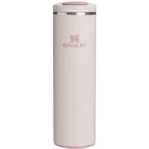 Stanley Aerolight Transit Flip Top Mug in Rose Quartz steht auf weißem Hintergrund