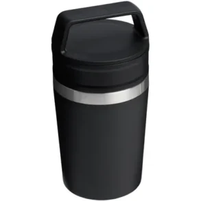Schwarzer Stanley Café-To-Go Travel Mug mit isoliertem Edelstahlkörper und Deckel mit Henkel